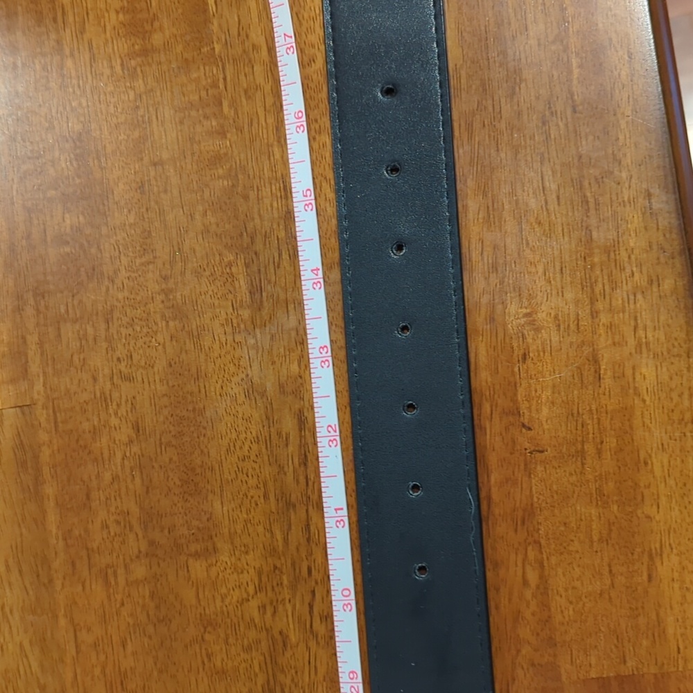 Gucci Black Belt with Gold GG Buckle - Picture 3 of 4